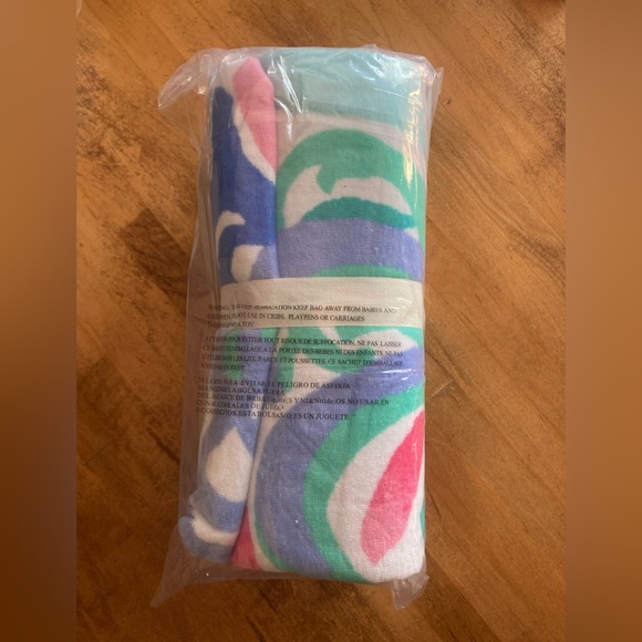 NEW Lilly Pulitzer Unicorns In Bloom Beach/Bath Pool Towel 32” x 64” - Picture 3 of 5